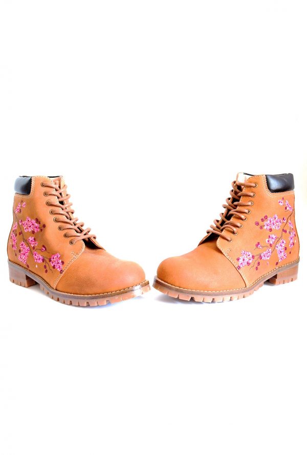 Low Heel Embroidered Boots for Petite Women